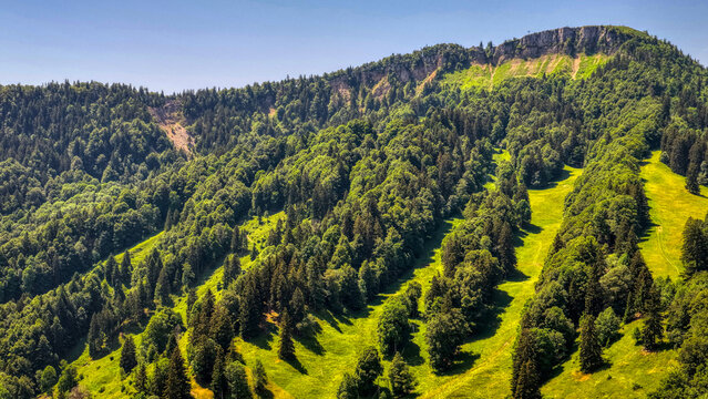 Luftaufnahme vom Balmberg, Kanton Solothurn und Bern, Schweizer Jura, 21.06.2026