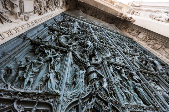 Tor des Mail&auml;nder Dom, Italien
