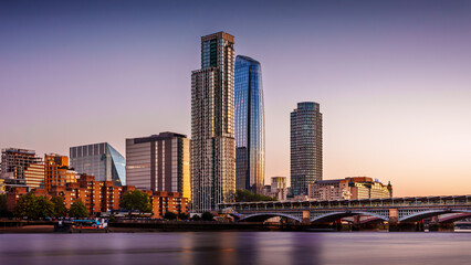 Fototapeta premium Sunset view of One Blackfriars and Blackfriars Bridge London