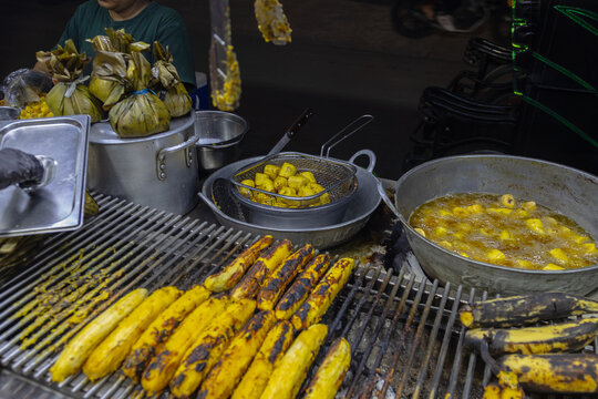 Juane, a typical and emblematic dish of the Peruvian Amazon, is prepared with rice, chicken, spices and eggs wrapped in bijao leaves
