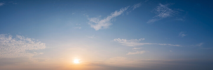 Obraz premium Dramatic panorama sky with cloud on sunrise and sunset time. Panoramic image.