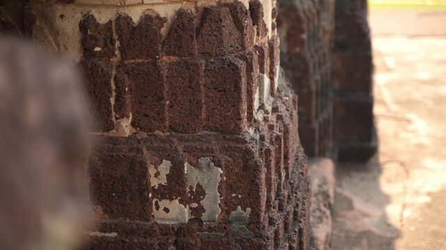 The Jor Mandir is one of the prominent laterite temples of Bishnupur. Stories from the Puranas can be seen depicted in the terracotta ornamentation on the front of the temple.