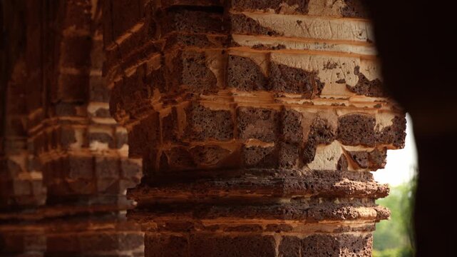 The Jor Mandir is one of the prominent laterite temples of Bishnupur. Stories from the Puranas can be seen depicted in the terracotta ornamentation on the front of the temple.