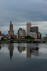 Obraz premium Downtown Providence Skyline Reflected Across Providence River
