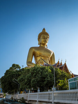 Wat Pak Nam Phasi Charoen, Phra Buddha Dhammakaya Thep Mongkol, a Buddha image in the posture of meditation was built at 69 meters high, it is the tallest Buddha statue in Bangkok