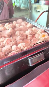 dimsum asian food chinese food wonton steam dish restaurant delicious hot dimsum shumai siomay ayam udang dimsum ayam udang makanan asian dimsum in bamboo steamer siomay dalam kukusan appetizer sauce