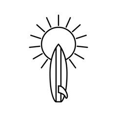 Logo club de surf. Vacaciones de verano. Dibujo minimalista con líneas de un sol asomando por detrás de una tabla de surf © teracreonte