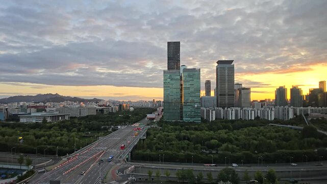 Timelapse, panoramic sunrise city view, sunrise cityscape of Yeouido, Seoul, Korea	