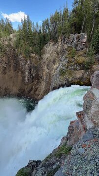 Yellowstone Upper Falls overlook