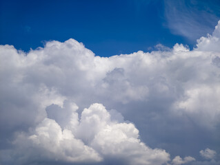 Fototapeta premium landscape blue sky with clouds and rays of the sun