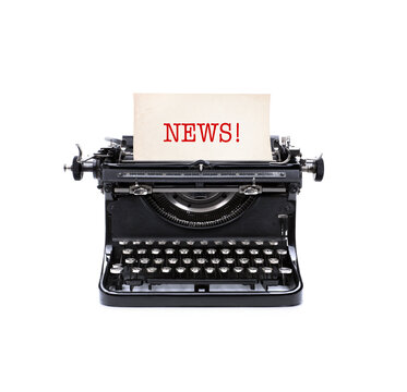Alte analoge Schreibmaschine mit Briefblatt und der Notiz News