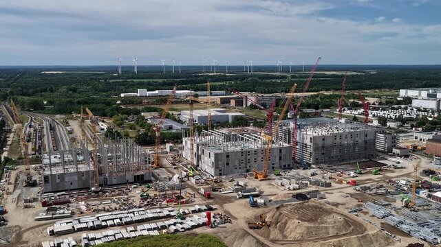 Auf einer Baustelle in Deutschland ist der Fortschritt gut zu sehen 