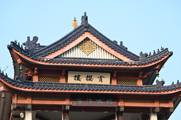 Obraz premium Traditional Chinese Pavilion Roof and Decorative Facade
