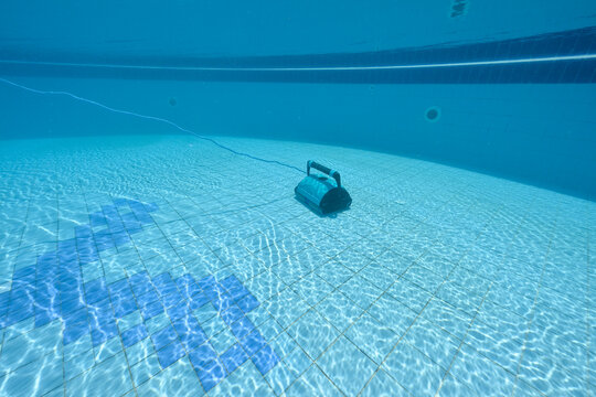 Automatic pool cleaner
