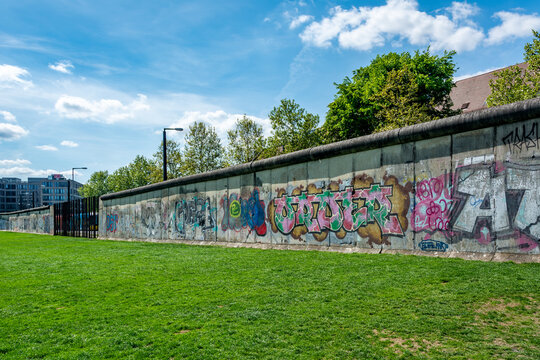 Graffiti on Berlin Wall at Bernauer Strasse