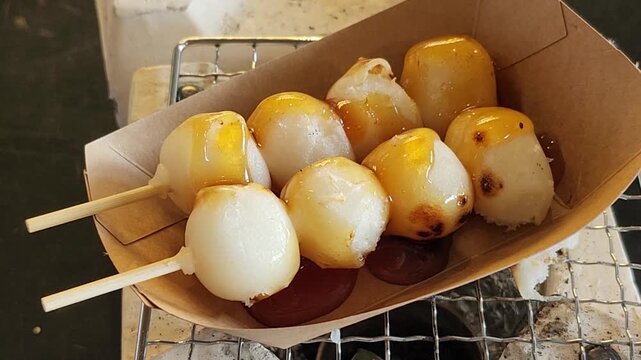 七輪で焼いたみたらし団子