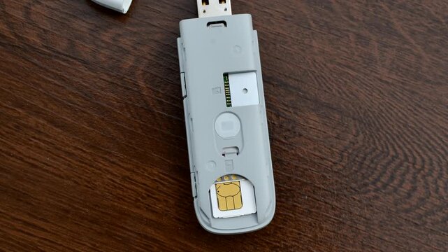 4G 5G 6G USB modem close-up, representing the advanced technology of fast and efficient connection. Detail of 4G 5G 6G USB modem, symbol of fast mobile connectivity for users on the go.