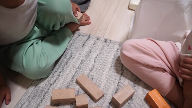 ケンカする子供達