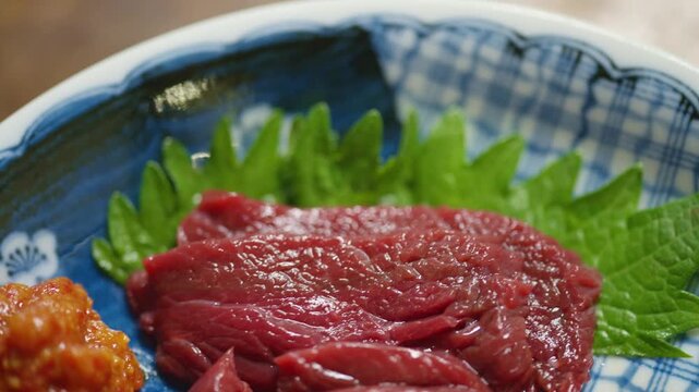 馬刺し