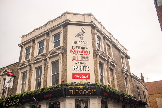 LONDON - The Goose Fulham &ndash; Traditional corner pub serving craft ales on North End Road Fulham