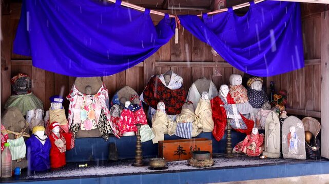 川倉賽の河原地蔵尊の冬