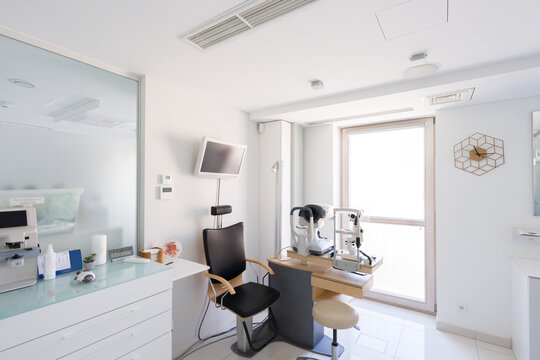 Ophthalmology Clinic Space With Advanced Equipment 