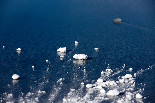 Neve su ghiaccio