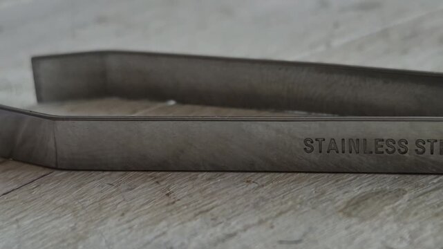 Multipurpose stainless steel tweezers are commonly used for beauty treatments such as plucking eyebrows or fine hairs. This tool is also often used in the kitchen to clean fish bones or for handicraft