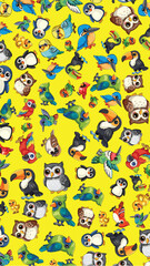 Obraz premium Seamless Vector Pattern of Colorful Cartoon Birds on Yellow Background