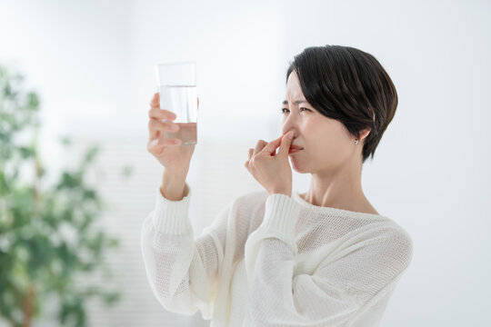 女性　水