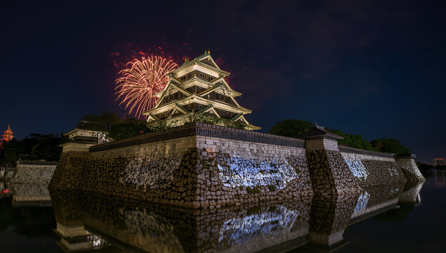 夜の城と堀を彩る花火と光の歴史イベント
