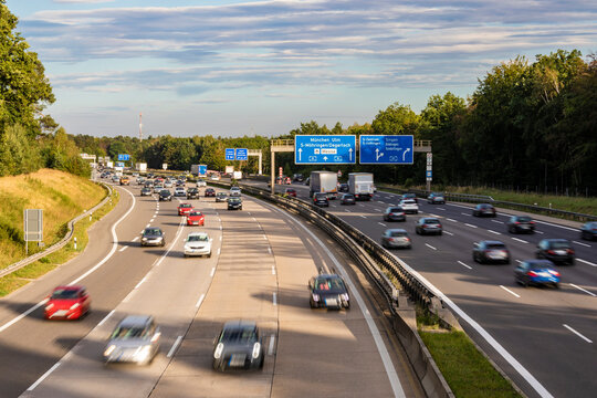 Germany, Baden-Wurttemberg, Stuttgart, Traffic on Bundesautobahn 8