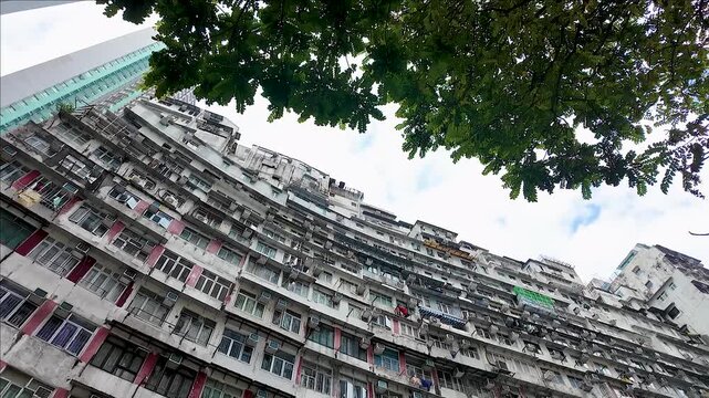 今も残る歴史ある香港スタイルの高層住宅