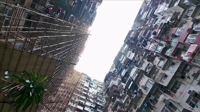 今も残る歴史ある香港スタイルの高層住宅