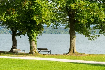 Serene Lakeside Park View © magann