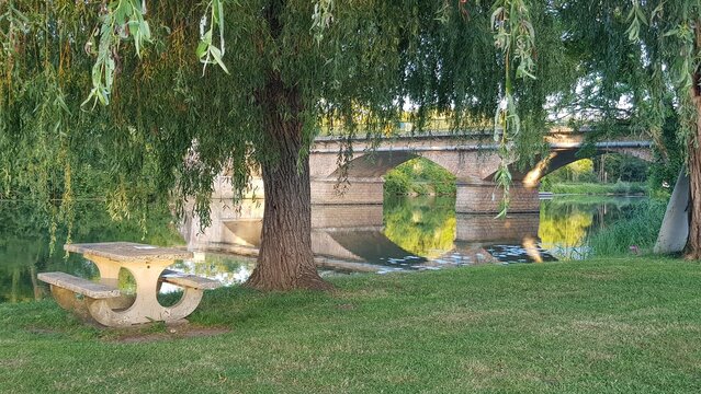 Halte fluviale de Cuisery au bord de la Seille en &eacute;t&eacute; , Sa&ocirc;ne et Loire , FRANCE
