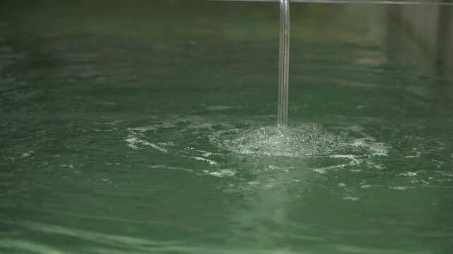 4K Aeration System in Aquaculture Tank &ndash; Oxygen Supply for Sustainable Fish Farming and Water Quality Management