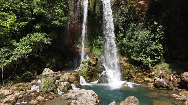 Ruta de las tres cascadas de Anna en Valencia