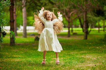 Naklejka premium Joyful Fairy Jump