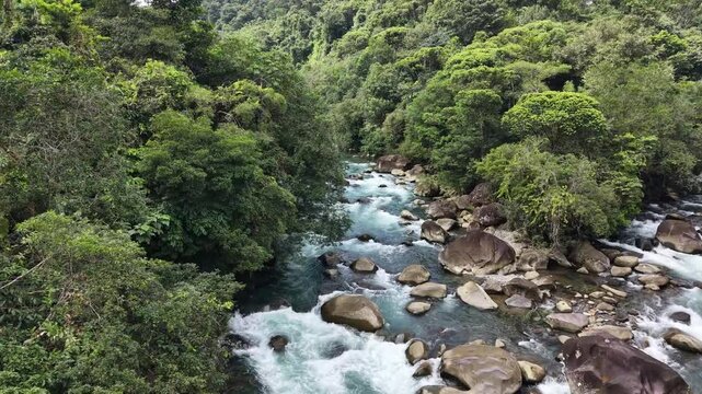 Recorrido por monta&ntilde;as salvajes de Veraguas 