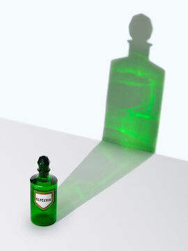 Shadow of glycerine 