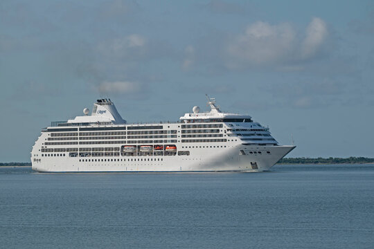 Cruise ship Seven Seas Mariner approaches Charleston Harbor, SC, USA on June 25, 2026.