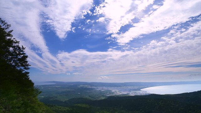 陸奥湾（右）と津軽海峡（左）　青森県