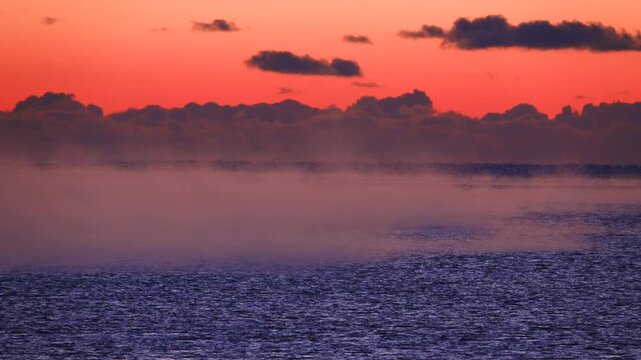 朝の海とけあらし