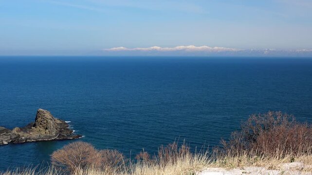 増毛山地と日本海