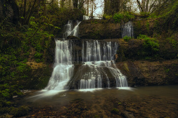 Cascada con un caudal medio, antes de que lleguen las lluvias de primavera. © LuisManuel