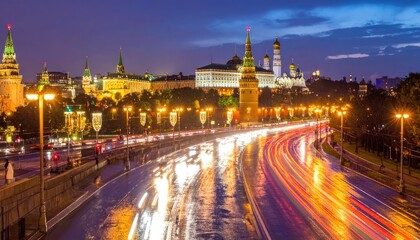 Obraz premium Moscow Kremlin and Red Square at Night with Light Trails.