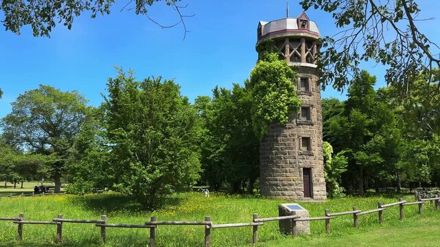 北海道札幌市の百合が原公園のサイロ