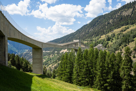 Ganterbr&uuml;cke, a spectacular bridge over the Simplon Pass. Made of concrete, it's a high-quality engineering feat.