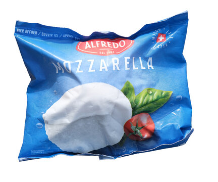 Alfredo Mozzarella 150g Packung, hergestellt in der Schweiz, isoliert mit freigestelltem Hintergrund im PNG Format, Z&uuml;rich 26.06.2026
